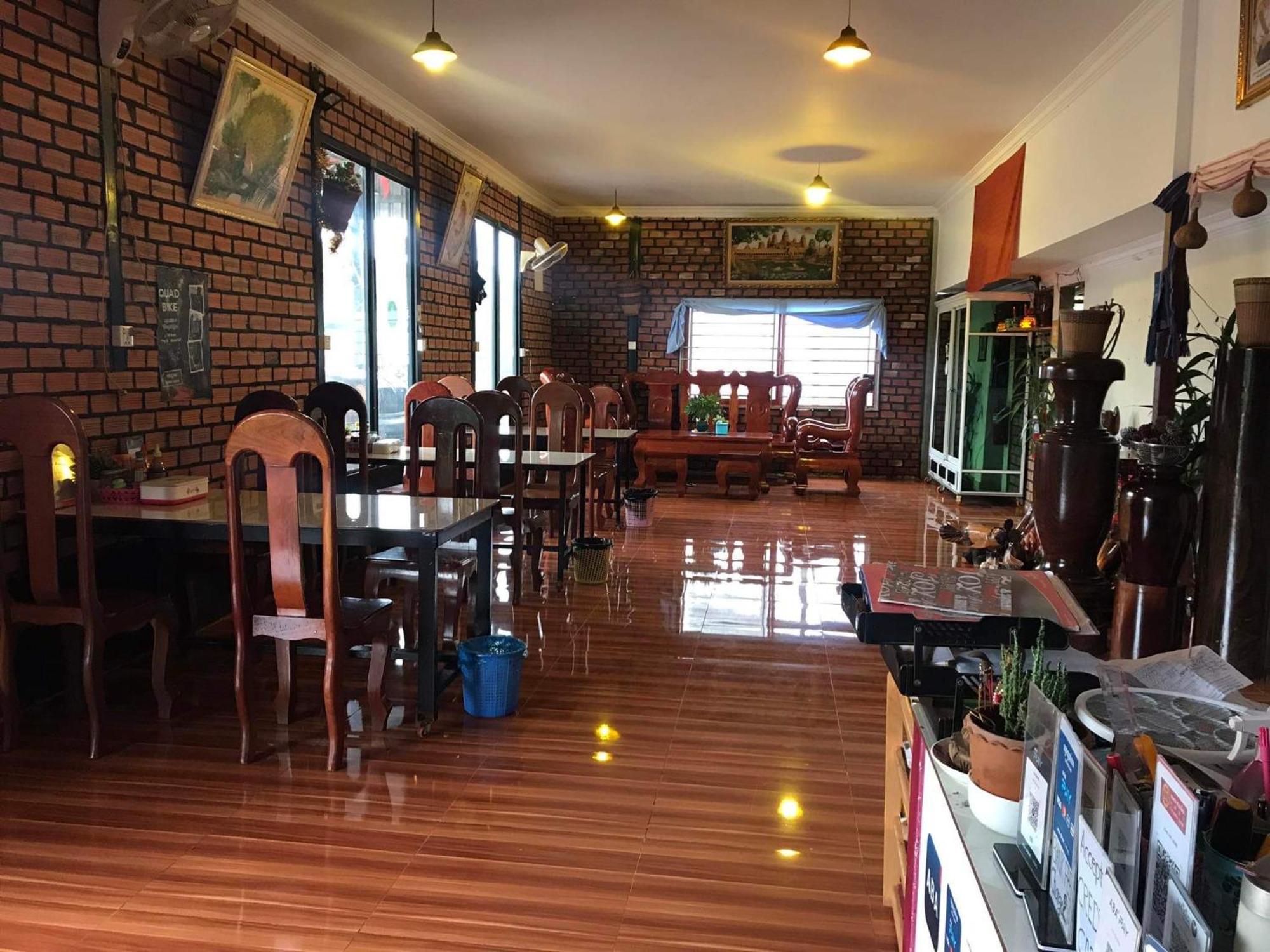 Manel Guesthouse And Restaurant Szenmonorom Kültér fotó