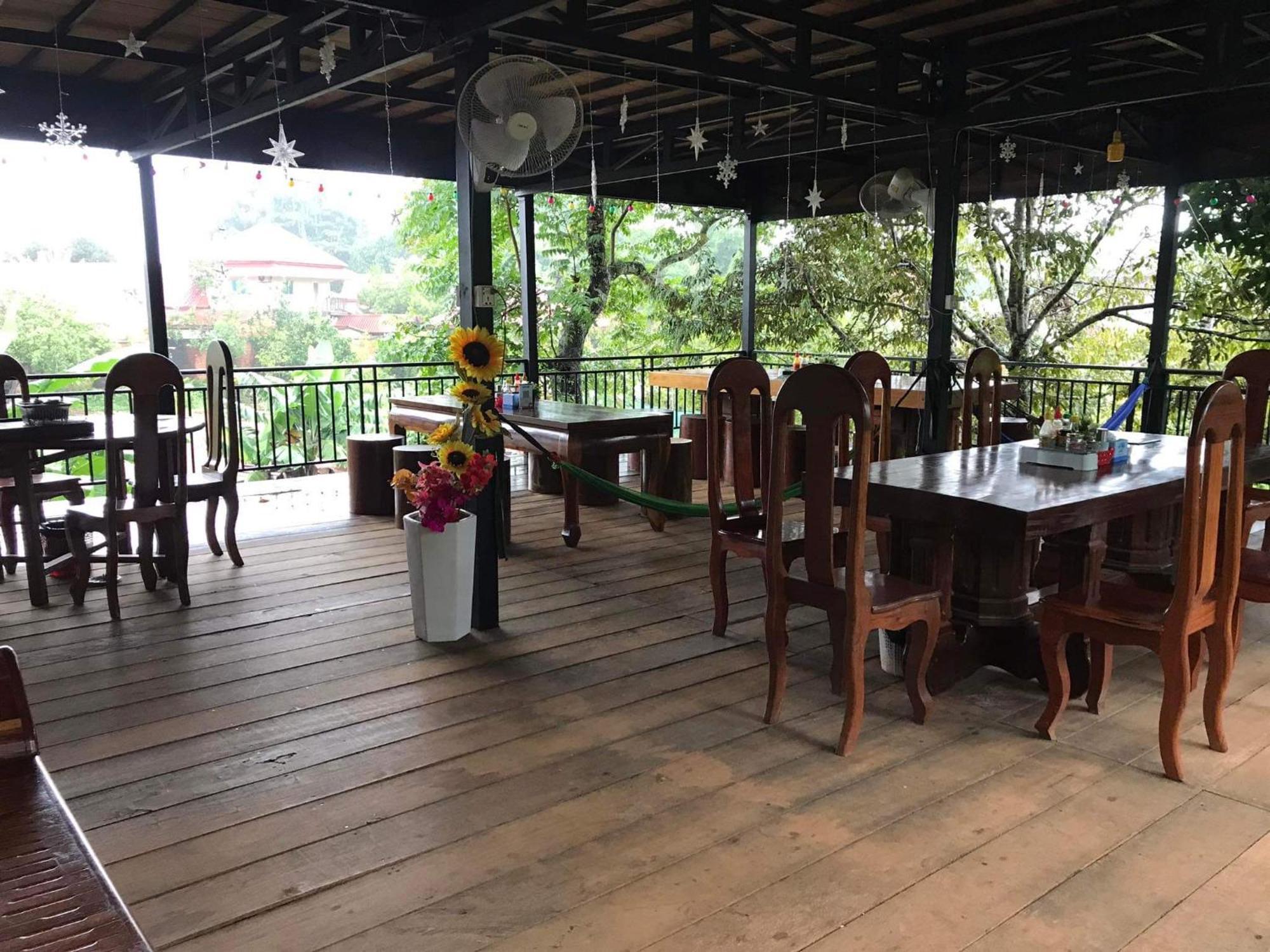 Manel Guesthouse And Restaurant Szenmonorom Kültér fotó