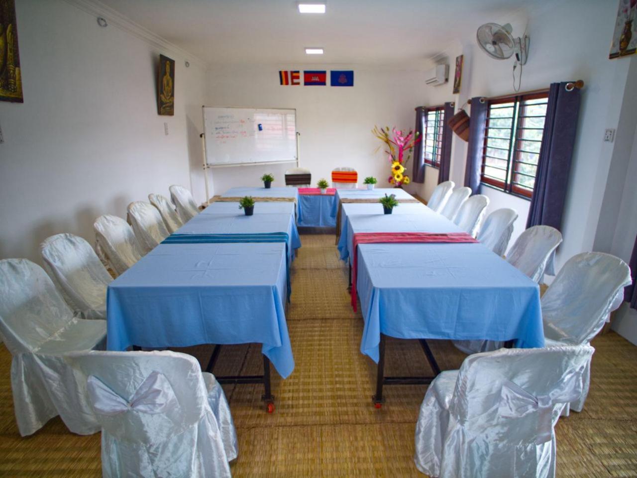 Manel Guesthouse And Restaurant Szenmonorom Kültér fotó